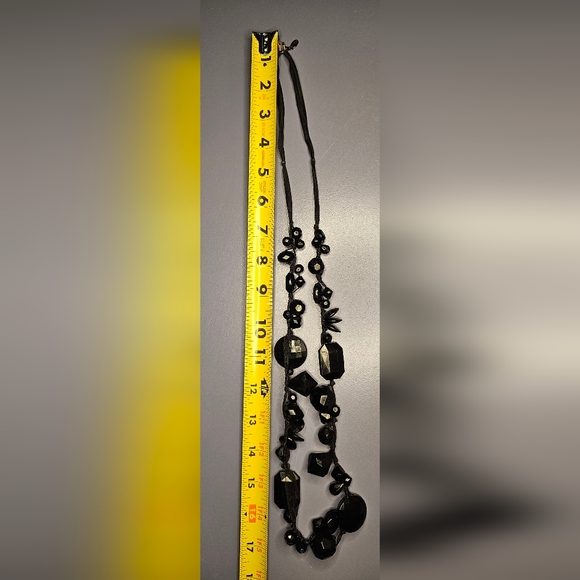 [Express] Black Resin Beads Necklace Various shapes & sizes - Picture 9 of 11